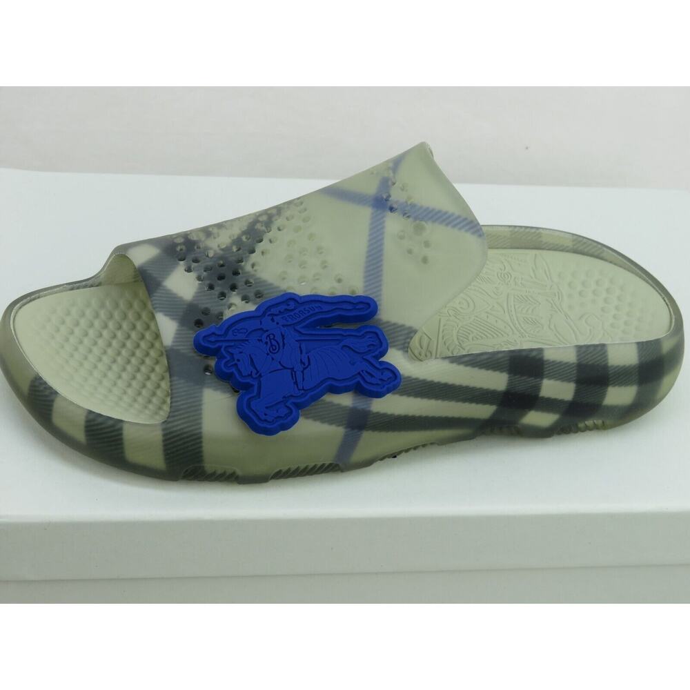 BURBERRY STINGRAY GRAY RUBBER CHECK WITH CHARM LOGO SANDALS SLIDES 8 41 ITALY - Picture 5 of 16